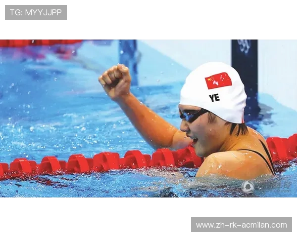 女子蝶泳组强化转身技术，训练效果逐步体现